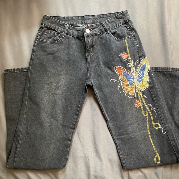 3/$20 Butterfly Embroidered jeans - Picture 1 of 5